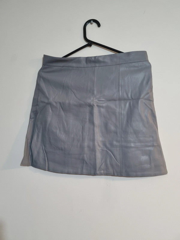 SMALL GREY FAUX LEATHER SKIRT