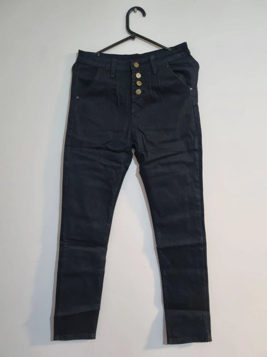 30INCH BLACK STRAIGT CUT JEANS