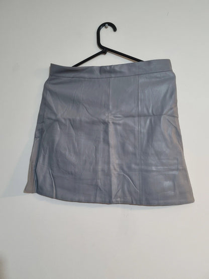 SMALL GREY FAUX LEATHER SKIRT