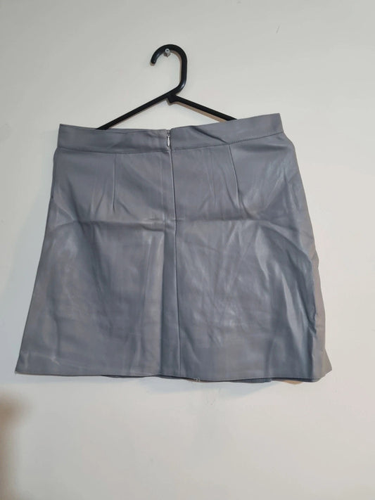 SMALL GREY FAUX LEATHER SKIRT