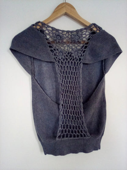 9-10 yr old 140cm grey knitted girl's top