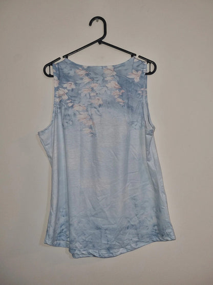 LARGE WOMENS WHITE/BLUE FLORAL TOP