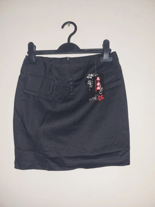 LARGE BLACK PENCIL SKIRT
