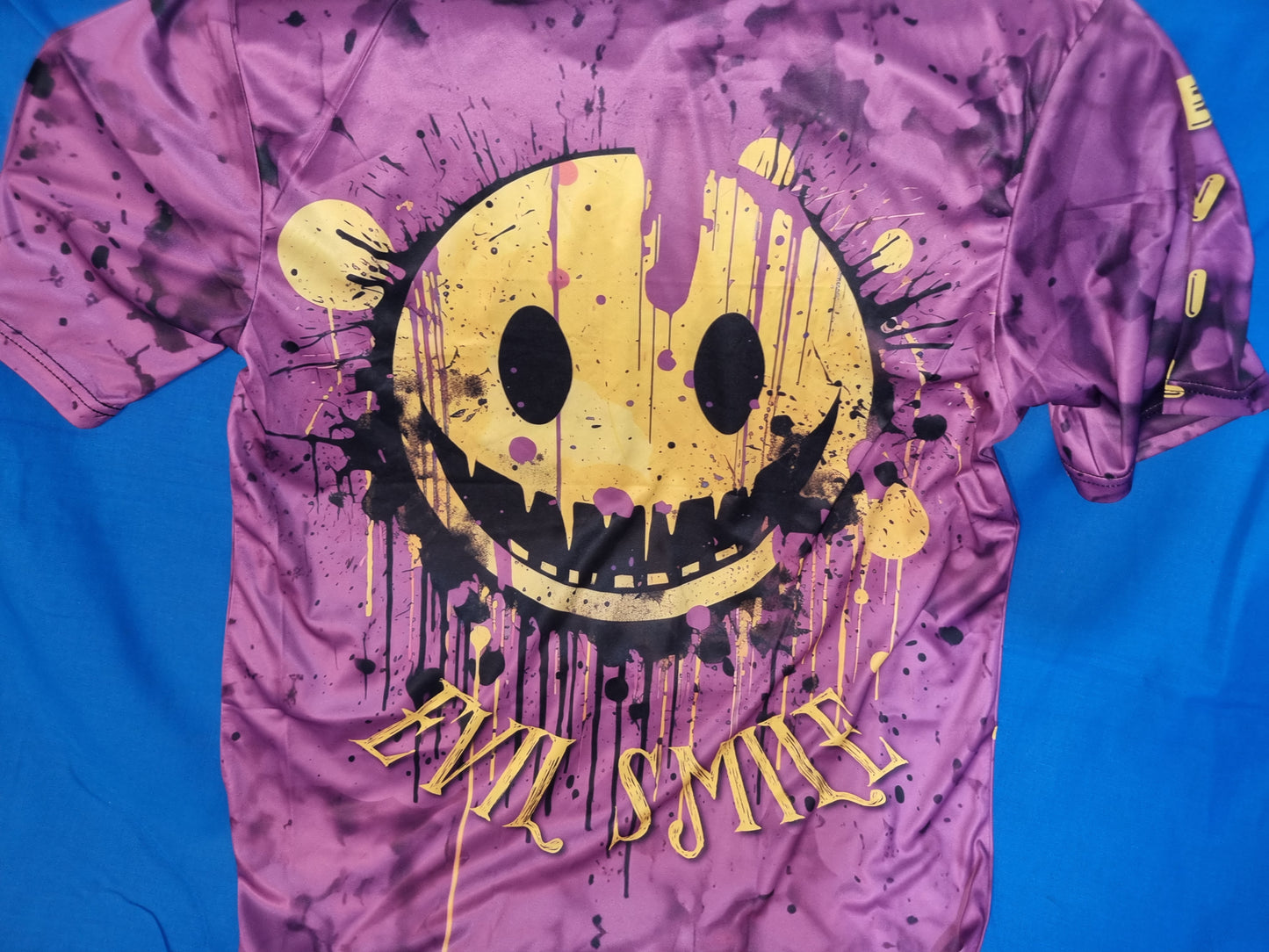 MENS MEDIUM T-SHIRT