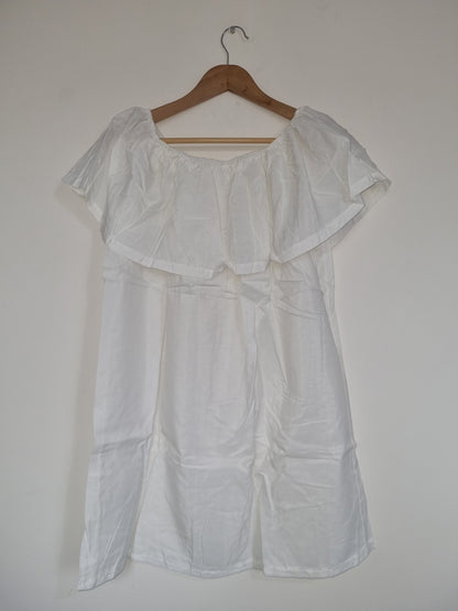 Womwn's Small/Medium Cream Dress