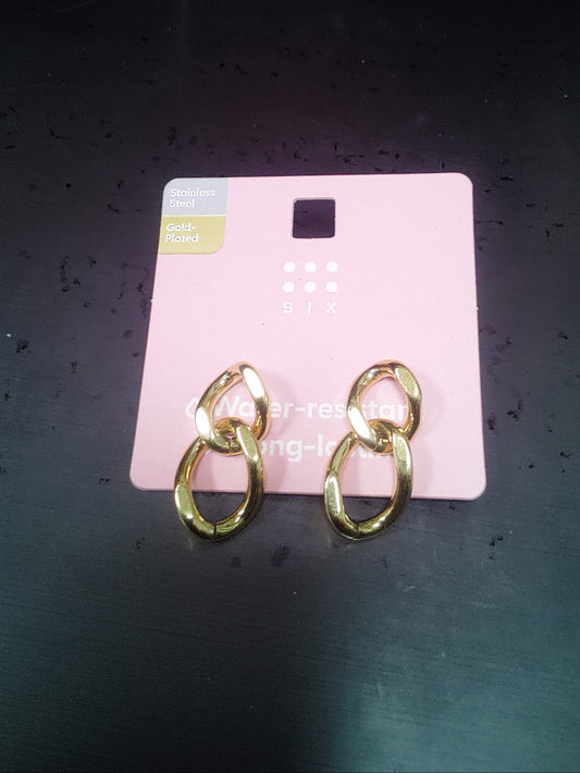 A Gold Plated Interlocked Earring