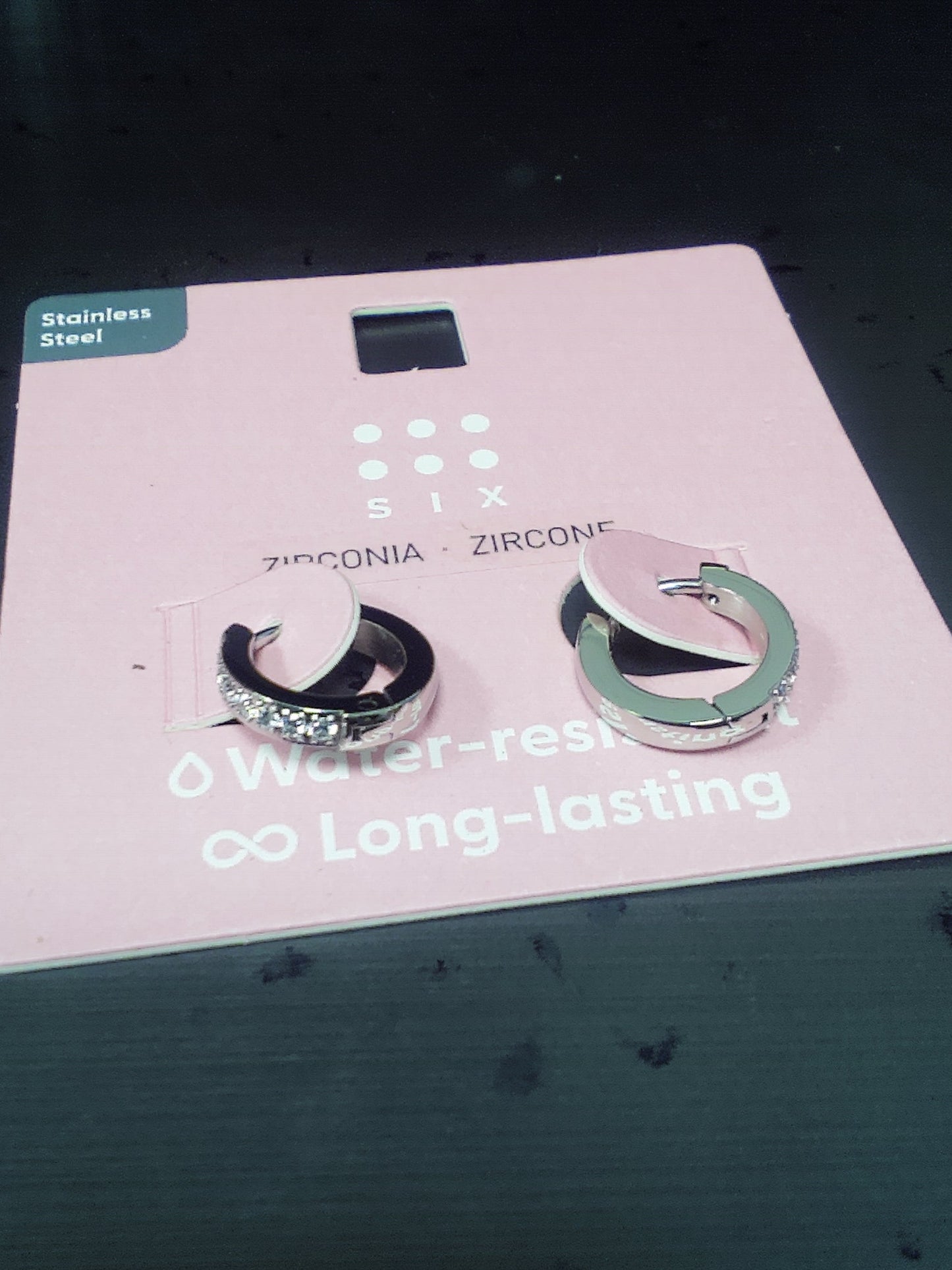 Huggie SIX Earring
