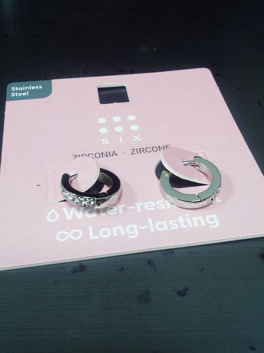 Huggie SIX Earring